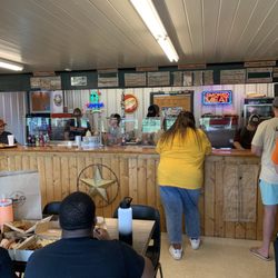 Jon G's Barbecue - Inside