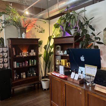 KIVA SPA - A warm reception area. - Massage Near Me - Portland, Oregon KIVA SPA - A warm reception area. - Massage Near Me - Portland, Oregon