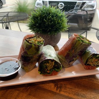 Okii Poke - Webster - Poke Spring Rolls beautifully positioned and delicious! - Hawaiian Near Me - Webster, Texas