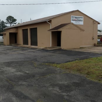 Thornburg Auto Repair - View from front entrance off Jefferson Davis Highway - Auto Repair Near Me - Spotsylvania, Virginia Thornburg Auto Repair - View from front entrance off Jefferson Davis Highway - Auto Repair Near Me - Spotsylvania, Virginia