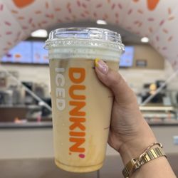 Dunkin' - Iced coffee
