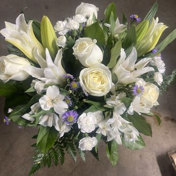 Park Merced Florist - Beautiful, done by Trang. - Florists Near Me - Corona, California Park Merced Florist - Beautiful, done by Trang. - Florists Near Me - Corona, California