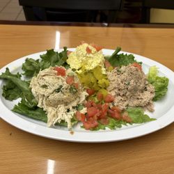 Famous Uncle Al's - Salad plate - $10