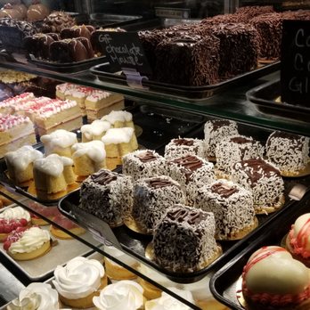 Mia's Bakery - Yum - Bakeries Near Me - Brooklyn, New York