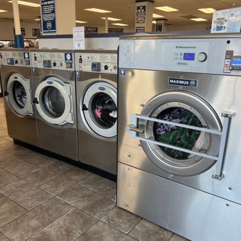 Town Center Laundry - Great machines - Laundry Services Near Me - Temecula, California Town Center Laundry - Great machines - Laundry Services Near Me - Temecula, California