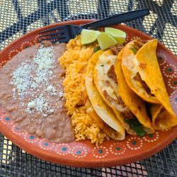 El Tío Mexican Food - Quesabirria Taco plate