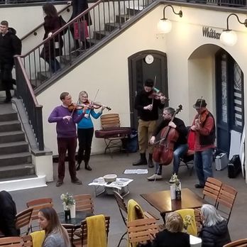 Covent Garden - Free Music - Shopping Centers Near Me - London, XGL