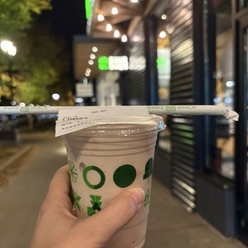 Shake Shack Pinecrest - Burgers Near Me - Orange Village, Ohio