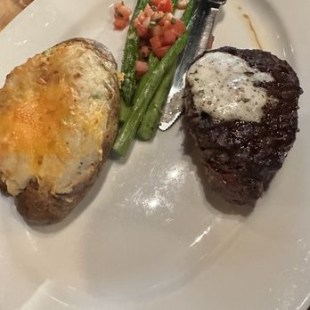 Bonfyre American Grille - Filet baked potato with asparagus - American Near Me - Madison, Wisconsin Bonfyre American Grille - Filet baked potato with asparagus - American Near Me - Madison, Wisconsin