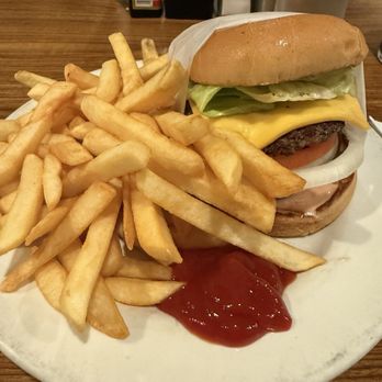 Pie 'n Burger - Burger Combo with grilled and raw onions - Burgers Near Me - Pasadena, California