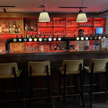 Herberg De Compagnie - Beautiful bar with 20 taps, all renowned beers! - Pubs Near Me - Enkhuizen, New Hampshire Herberg De Compagnie - Beautiful bar with 20 taps, all renowned beers! - Pubs Near Me - Enkhuizen, New Hampshire