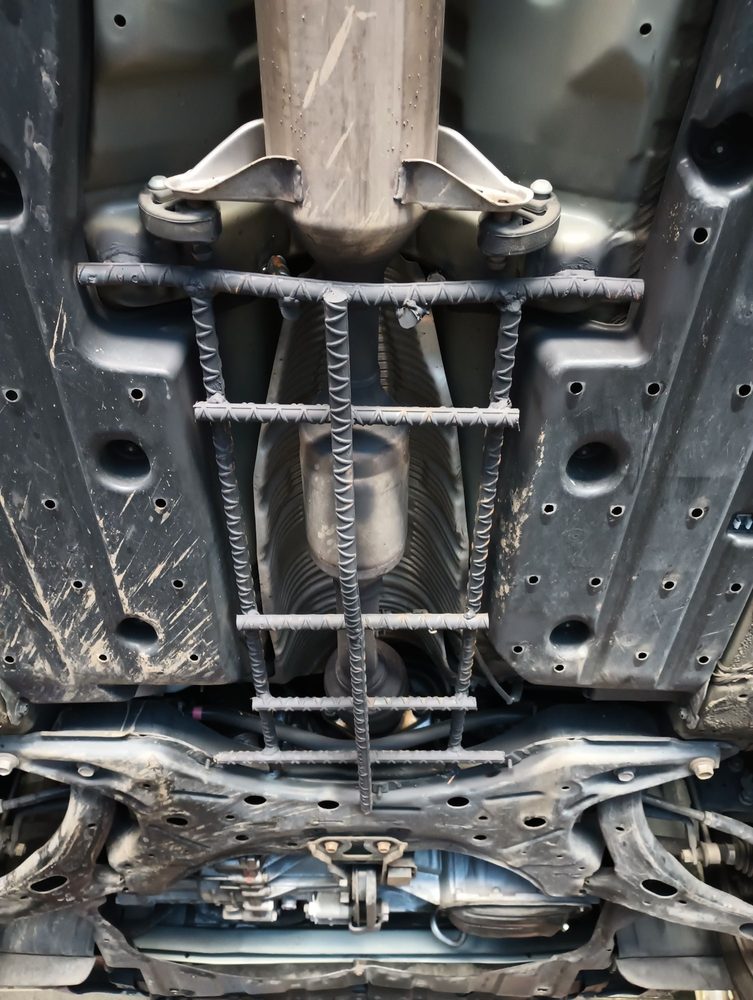 IZZY MUFFLERS AND BRAKES Updated July 2024 215 Photos & 160 Reviews