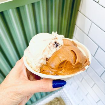 Frankie & Jo’s - Mint Brownie, Jamocha Chaga Fudge, and Molten Chocolate Cake - Ice Cream & Frozen Yogurt Near Me - Larkspur, California Frankie & Jo’s - Mint Brownie, Jamocha Chaga Fudge, and Molten Chocolate Cake - Ice Cream & Frozen Yogurt Near Me - Larkspur, California