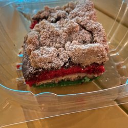The Crumb Up - Their insanely delicious rainbow cookie crumb cake