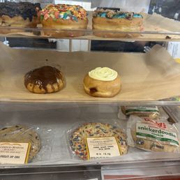 Donuts Donuts