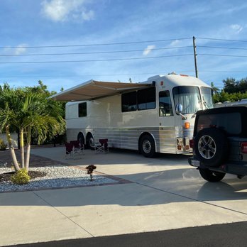 Bickley RV Park - Premium site - RV Parks Near Me - Seminole, Florida