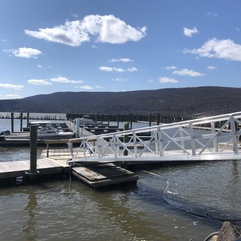 Charles Point Pier Park - Marina - Parks Near Me - Peekskill, New York