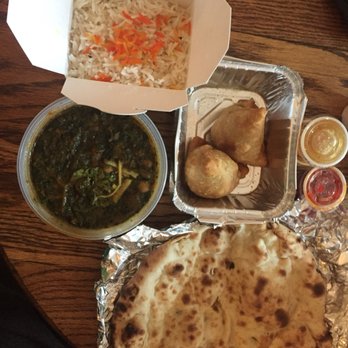Kitchen Grill Indian Restaurant - Samosas, naan and Chana saag. Follow feedmefantastic on Instagram for more https://www.instagram.com/feedmefantastic/ - Indian Near Me - Brooklyn, New York