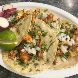 La Sabrosita - Chicken tacos