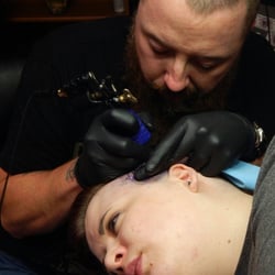 Fedora Tattoo and Piercing