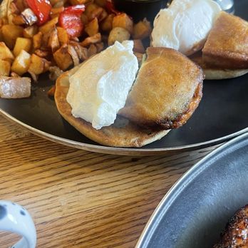 Pradera Brunch - Chile Relleno Benedict - Breakfast & Brunch Near Me - Baldwin Park, California