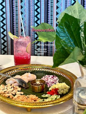 Pii Nong Thai Yonge - Eatery & Experience by null