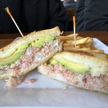 Burger City - IG: dinewithclydeandjy | Crab and Avocado Sandwich and Side - Burgers Near Me - Vacaville, California Burger City - IG: dinewithclydeandjy | Crab and Avocado Sandwich and Side - Burgers Near Me - Vacaville, California
