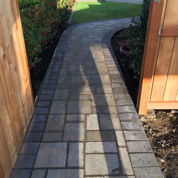 System Pavers - Transition of the two phases - Landscaping Near Me - Lake Oswego, Oregon System Pavers - Transition of the two phases - Landscaping Near Me - Lake Oswego, Oregon