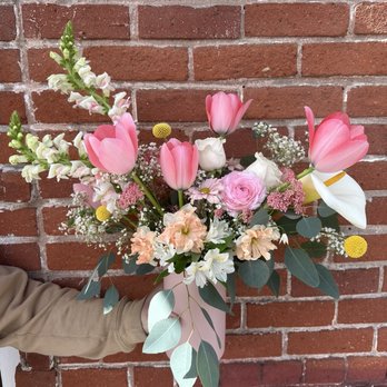 Botanic - Floralarrangement - Florists Near Me - Sacramento, California