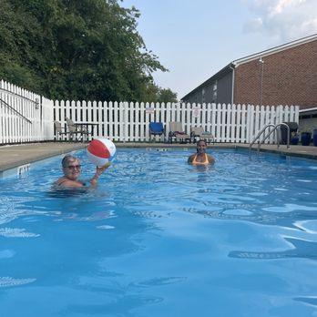 Quality Inn - Clean outdoor pool ‍ - Hotels Near Me - Morgantown, West Virginia