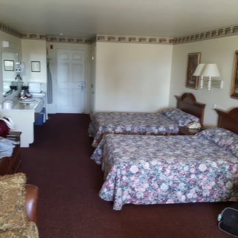 Lighthouse Inn - Big room! - Hotels Near Me - Crescent City, California