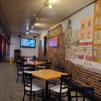 DaVinci's PIzza - Dining room - Pizza Near Me - Knoxville, Tennessee DaVinci's PIzza - Dining room - Pizza Near Me - Knoxville, Tennessee