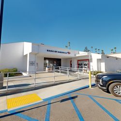 Bank of America Financial Center - Storefront