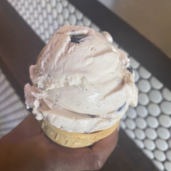 Sweet Cow - Cookie dough - Desserts Near Me - Aurora, Colorado