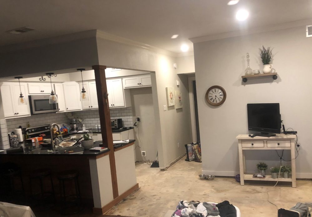 A4DABLE KITCHEN AND BATHS Updated May 2024 910 N IH 35E, Lancaster, Texas General