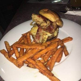 Hickory Tavern - Sports Bars Near Me - Columbia, South Carolina