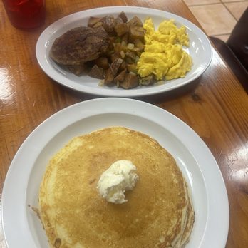 AM Cafe - Buttermilk pancakes - Breakfast & Brunch Near Me - Lancaster, California