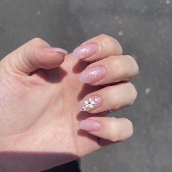Nails 4 You - Full set with gel and nail design - Nail Salons Near Me - Canoga Park, California