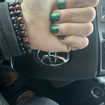 Divine Nail Lounge - Nail Salons Near Me - Puyallup, Washington Divine Nail Lounge - Nail Salons Near Me - Puyallup, Washington