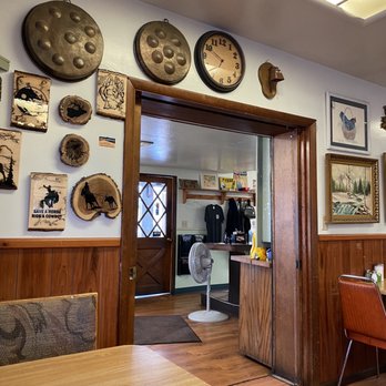 Miss Fitz 260 Cafe - a view of the dining room - American Near Me - Payson, Arizona Miss Fitz 260 Cafe - a view of the dining room - American Near Me - Payson, Arizona