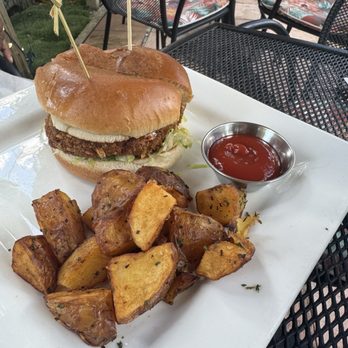 Darbster Bistro - Crispy 'Chicken' Sandwich - New American Near Me - West Palm Beach, Florida Darbster Bistro - Crispy 'Chicken' Sandwich - New American Near Me - West Palm Beach, Florida