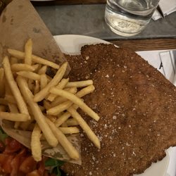 Drogheria Milanese - Milanese veal cutlet with french fries. Yummy