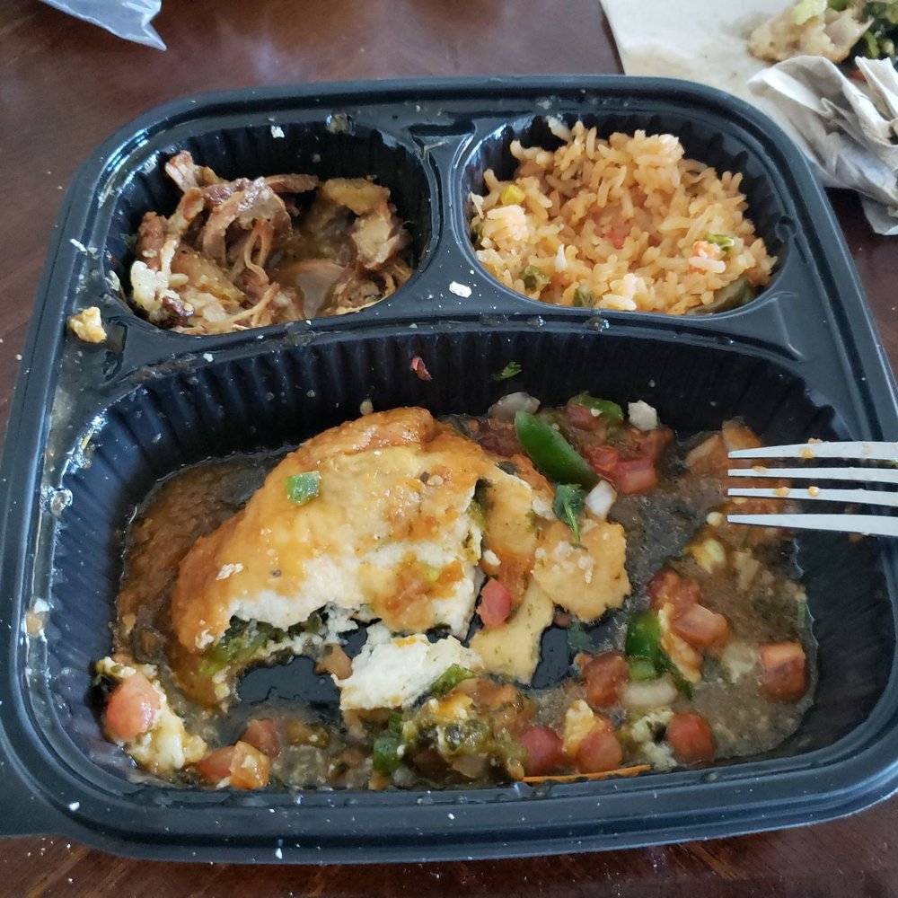 Dry and hard chicharones, arroz acedo and awful Chile relleno! Dry and hard chicharones, arroz acedo and awful Chile relleno!