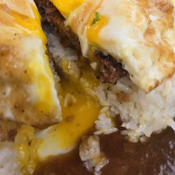 Bacon And Blossom - Loco moco interior - Breakfast & Brunch Near Me - Kihei, Hawaii