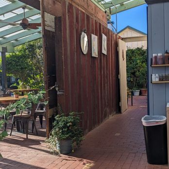 Luna Coffee Bar - Outside eating area - Coffee & Tea Near Me - Cayucos, California Luna Coffee Bar - Outside eating area - Coffee & Tea Near Me - Cayucos, California