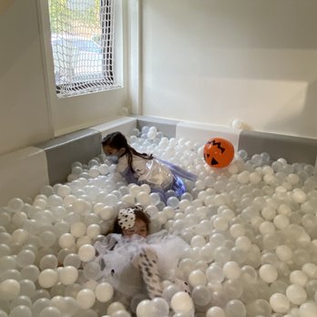 Oh My Goodness - Fun in ball pit! - Kids Activities Near Me - Garden City, New York