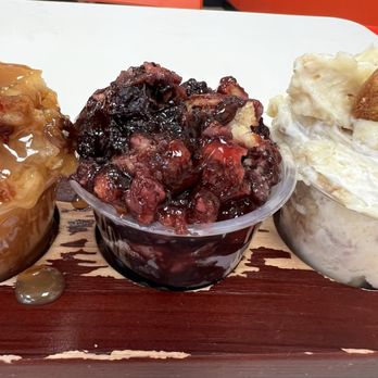 The Peach Cobbler Factory - DESSERT FLIGHT - Desserts Near Me - Katy, Texas The Peach Cobbler Factory - DESSERT FLIGHT - Desserts Near Me - Katy, Texas