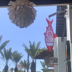 Plaza del Pescador - Fish outside the bistro.