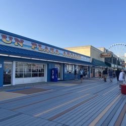 Boardwalk Arcade - Funnel cake and snacks
