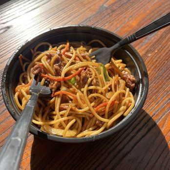 Dumplings To Go - Beef fried noodles - Chinese Near Me - Sunrise, Florida